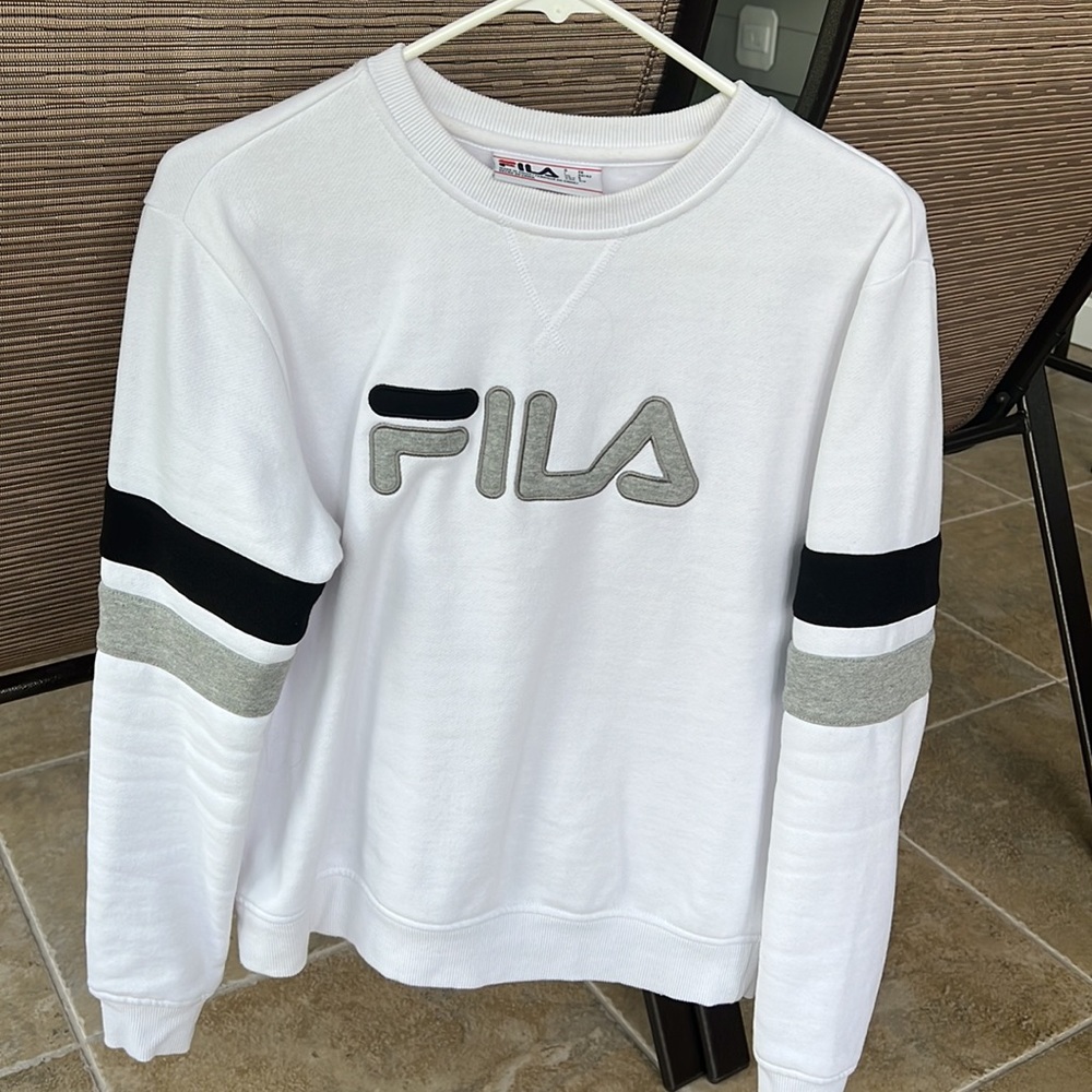 Fila sweatshirt size small white black gray logo crew neck Michele